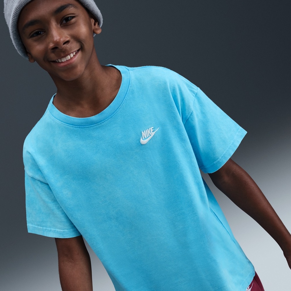 Nike Kids Baltic Blue Short Sleeve Tee, size XL